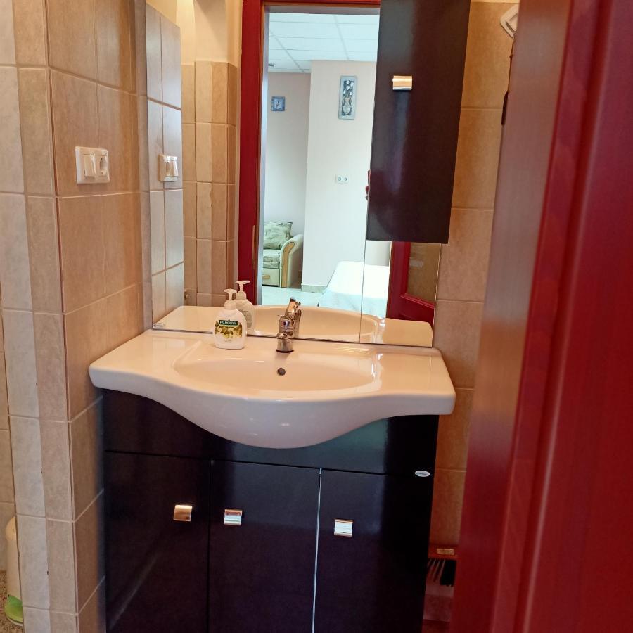 Livia Apartment *